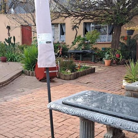The Cottage Unit Bloemfontein Exteriör bild